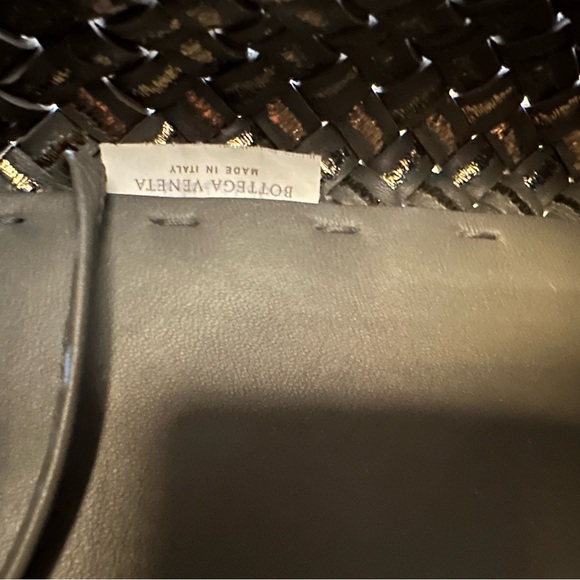 Stunning Bottega Veneta Medium Cabat Tote, Limited Edition, Dark Gray and Gold - Picture 8 of 11